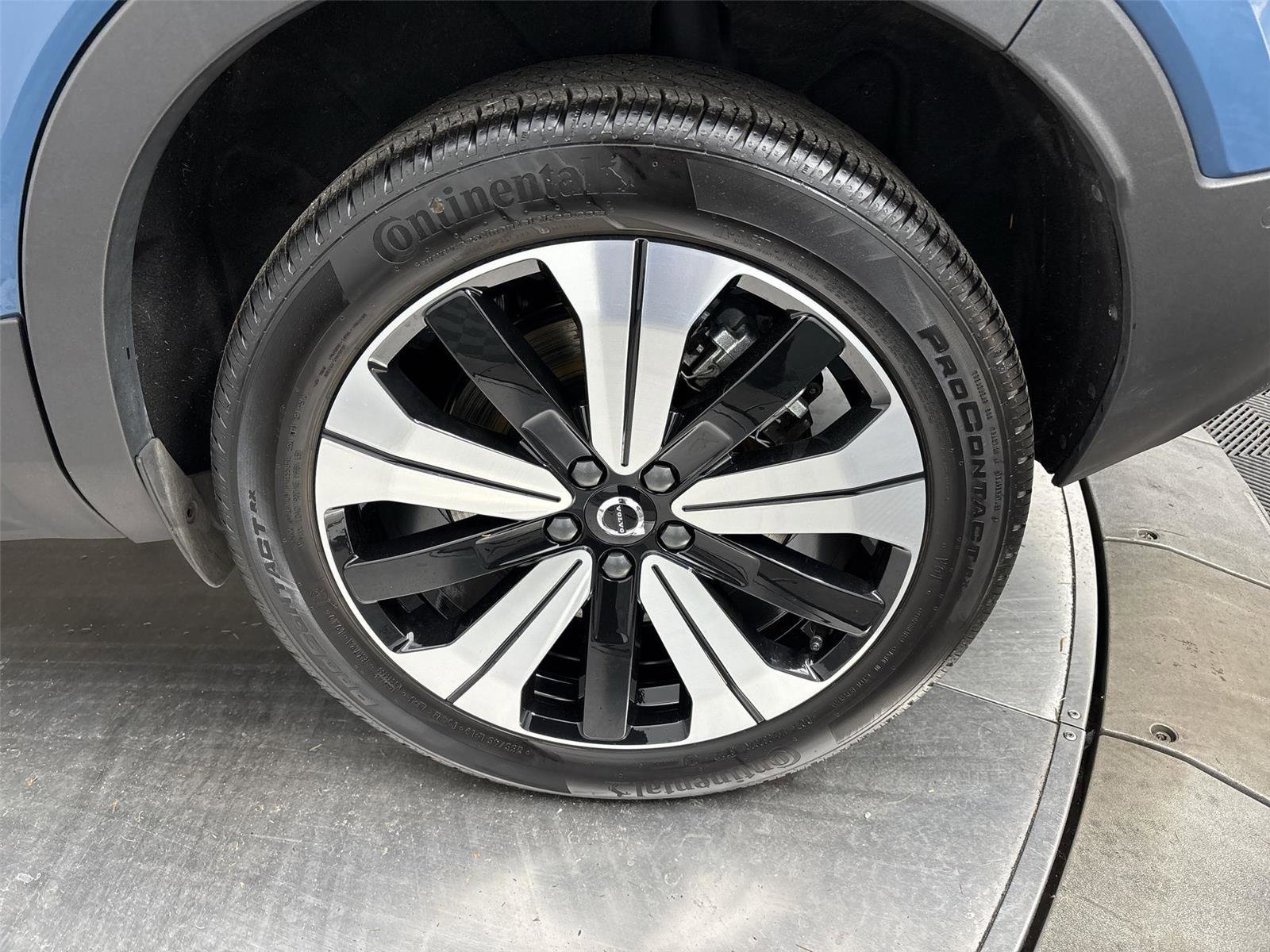 Used 2023 Volvo XC40 Recharge Plus AWD/4WD image 27