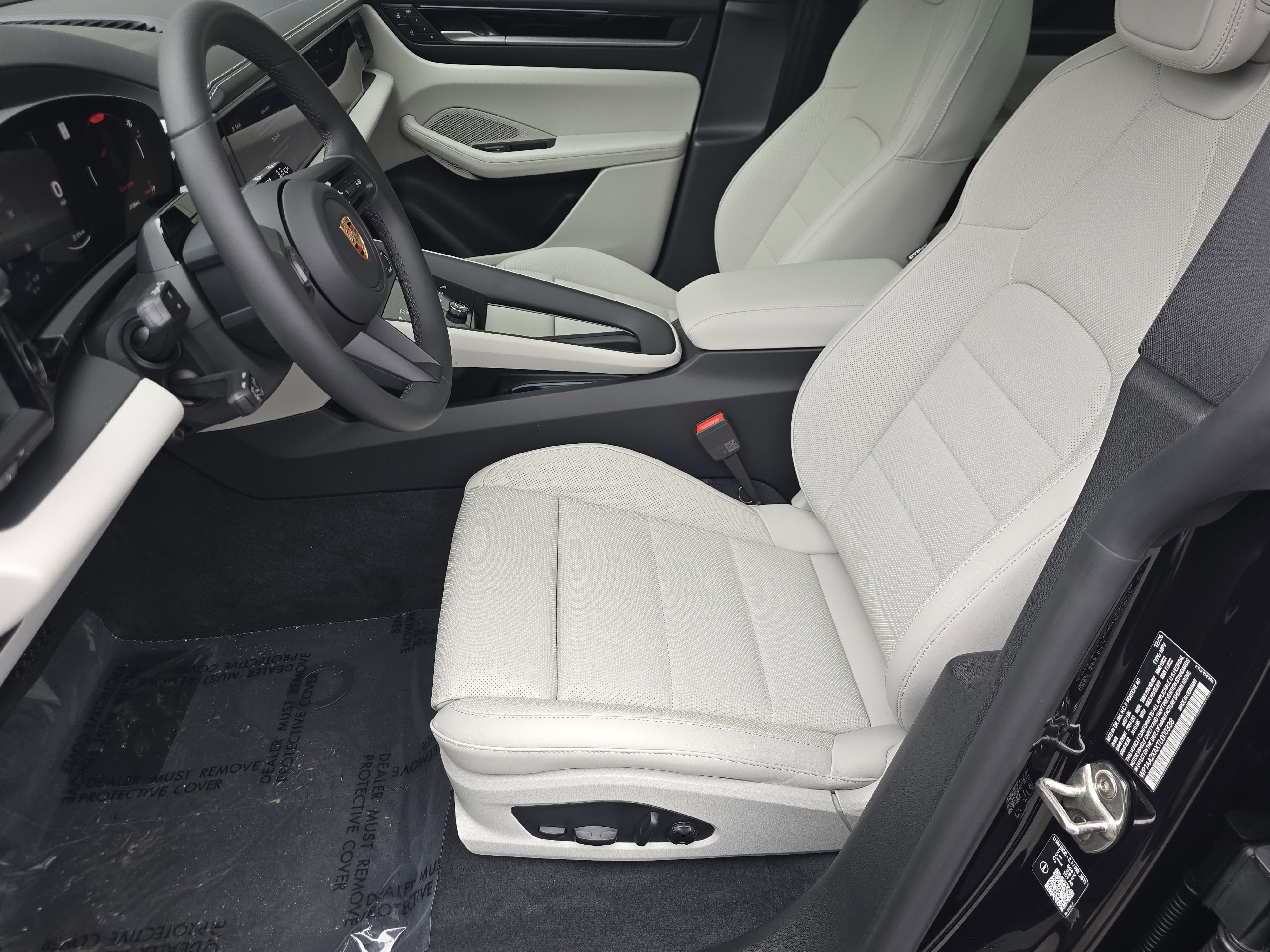 New 2026 Porsche Macan 4 Electric image 5