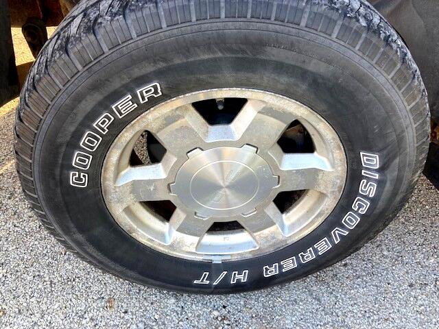 Used 2004 GMC Yukon XL SLT w/ Preferred Equipment Group image 38