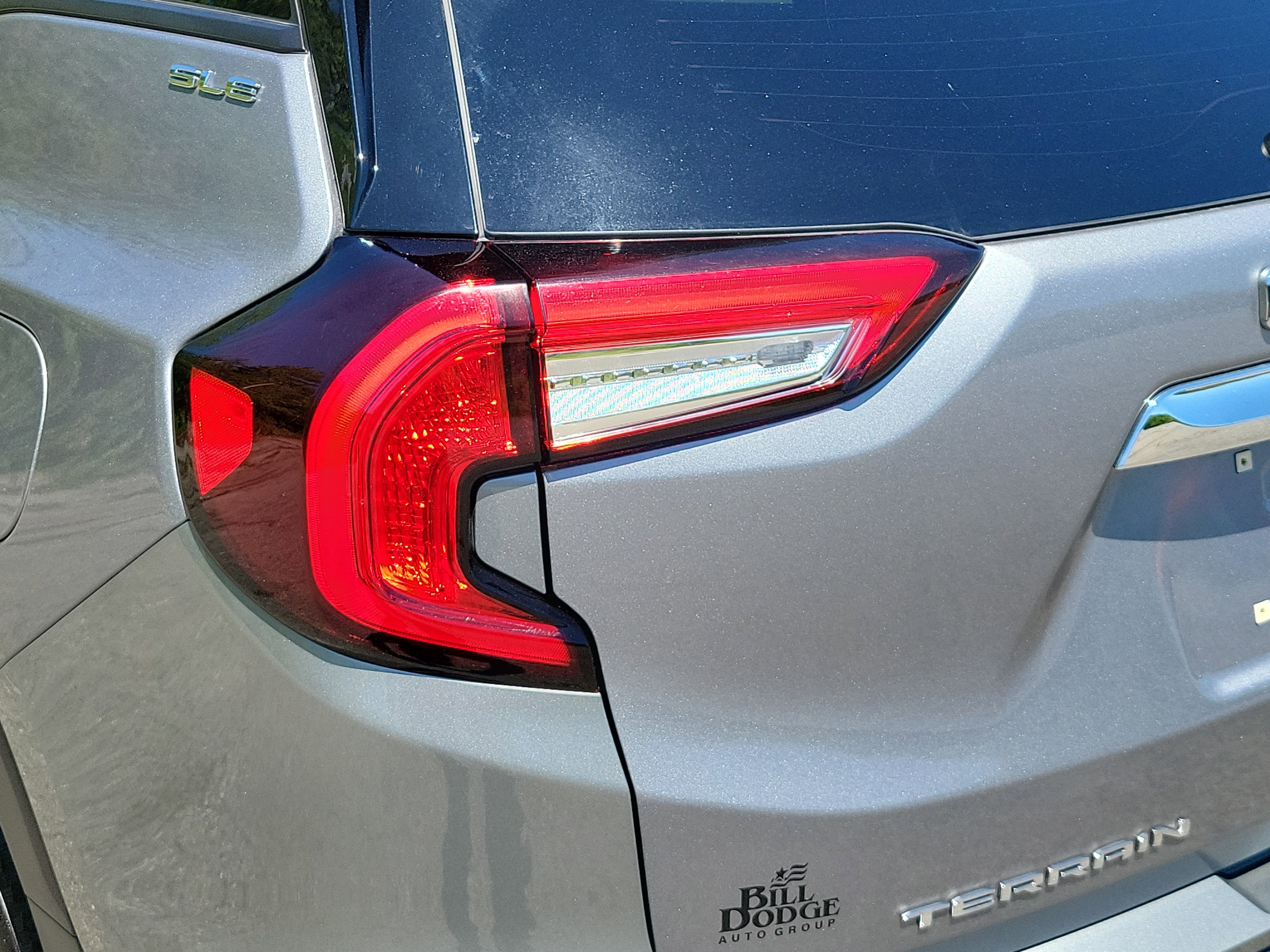 Used 2024 GMC Terrain SLE w/ Driver Convenience Package AWD/4WD image 11