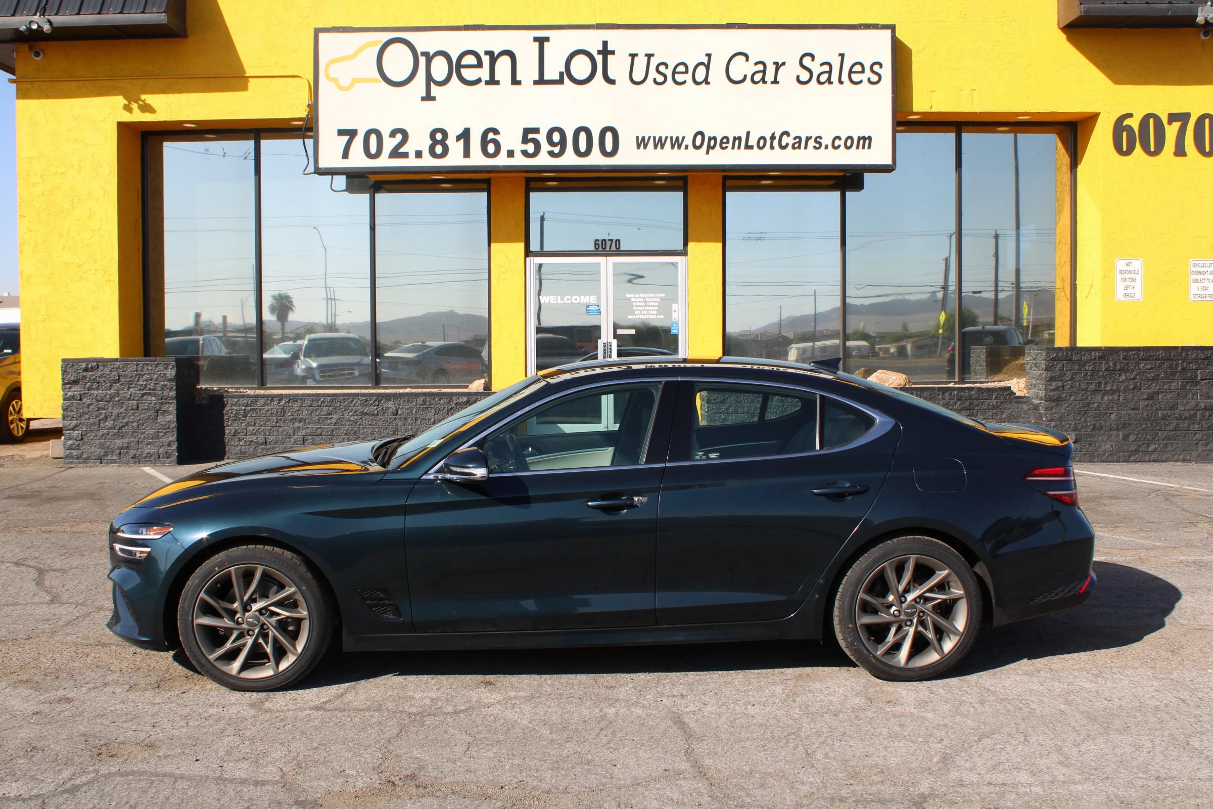 Used 2022 Genesis G70 2.0T RWD image 2