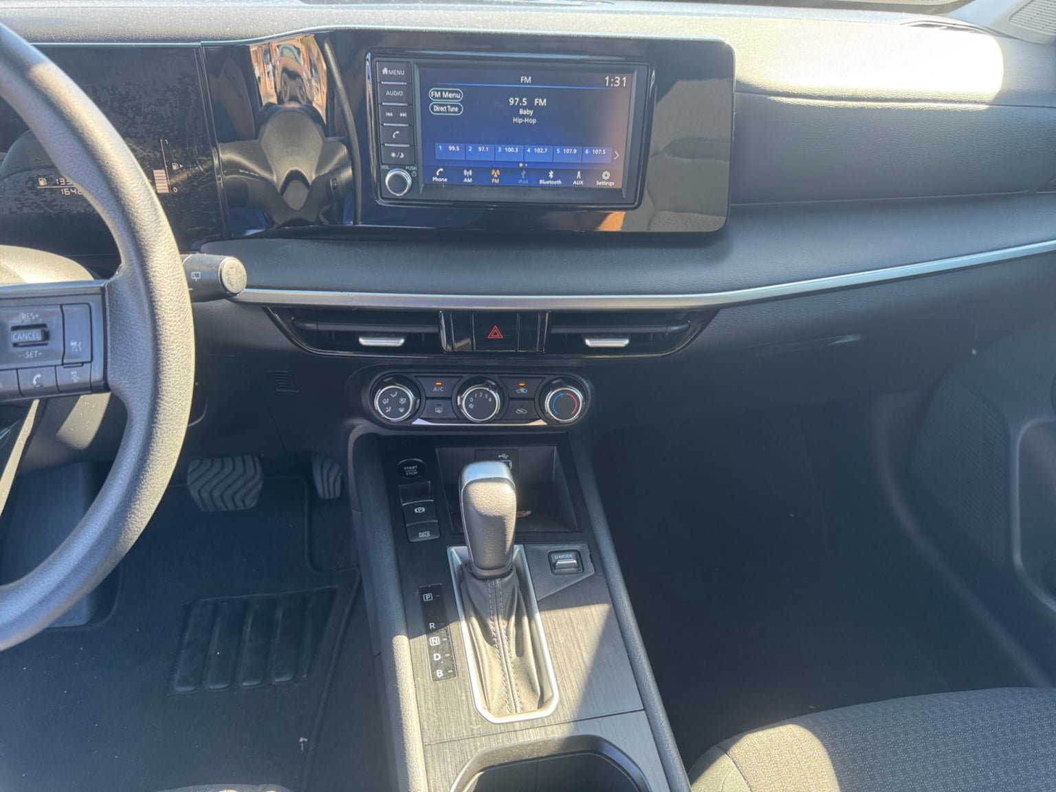 Used 2025 Nissan Kicks S FWD image 15