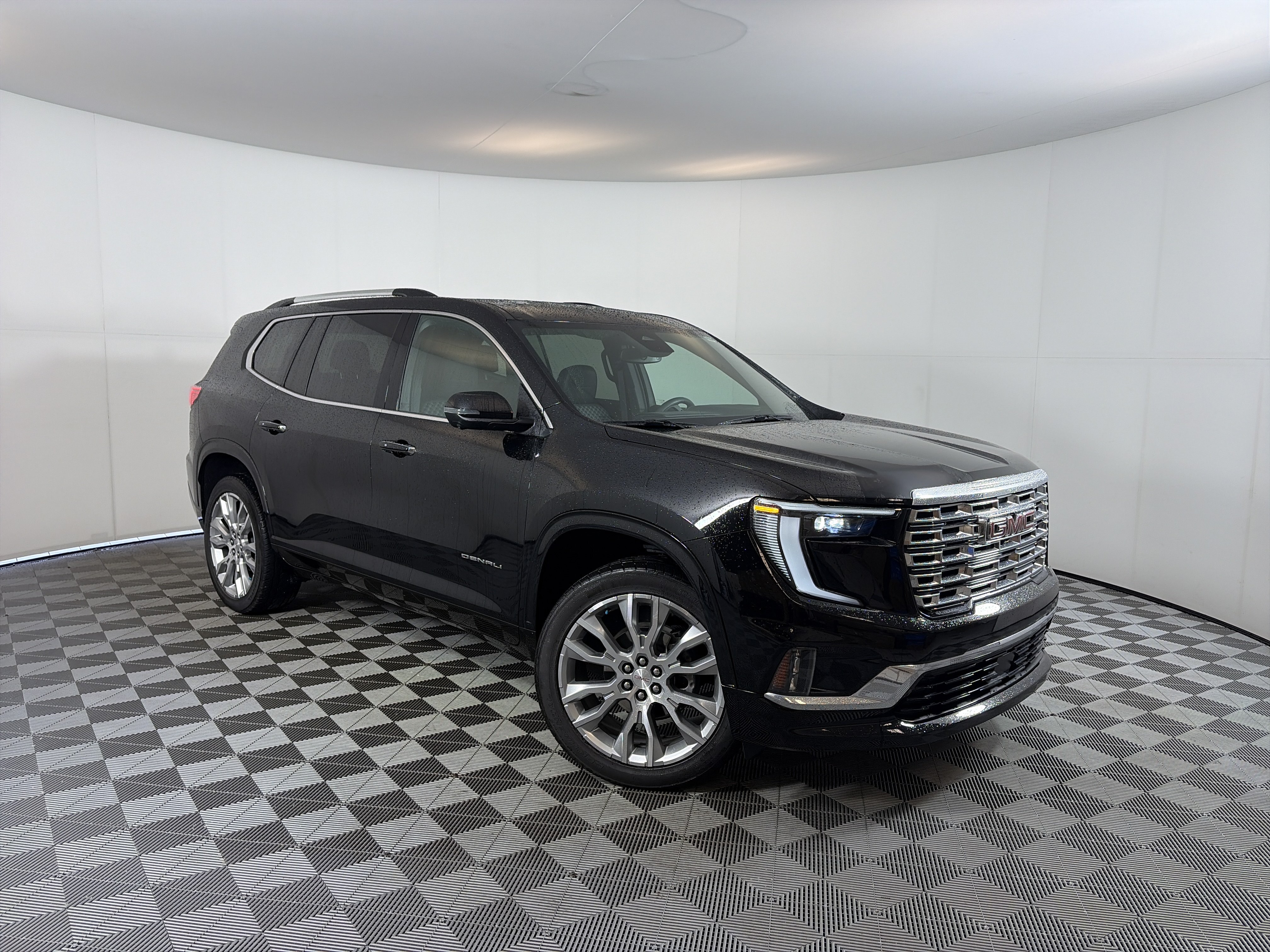 Used 2024 GMC Acadia Denali w/ LPO, Floor Liner Package