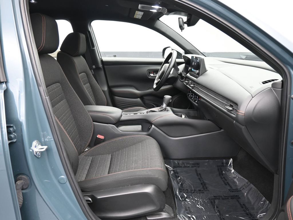 Certified 2025 Honda HR-V Sport image 39