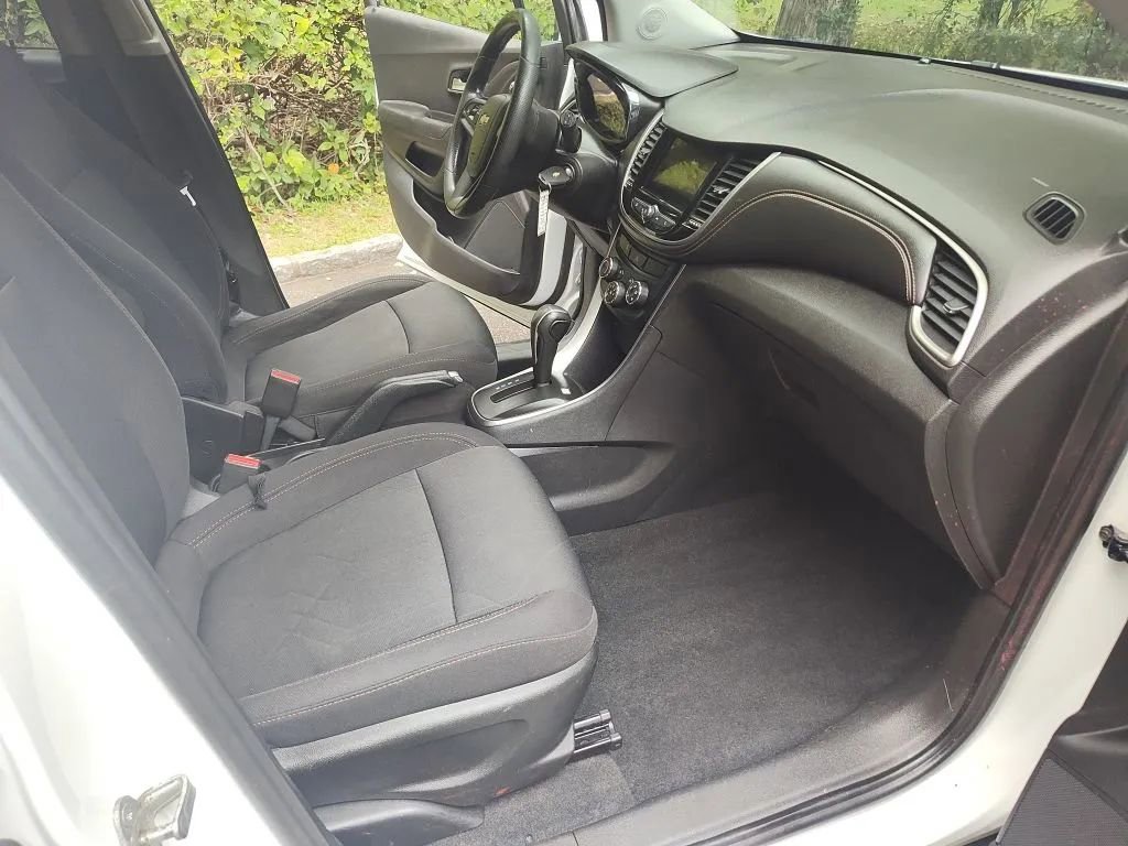 Used 2019 Chevrolet Trax LT image 11