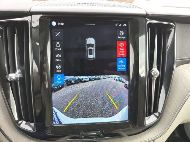 Certified 2023 Volvo XC60 B5 Ultimate w/ Climate Package image 28