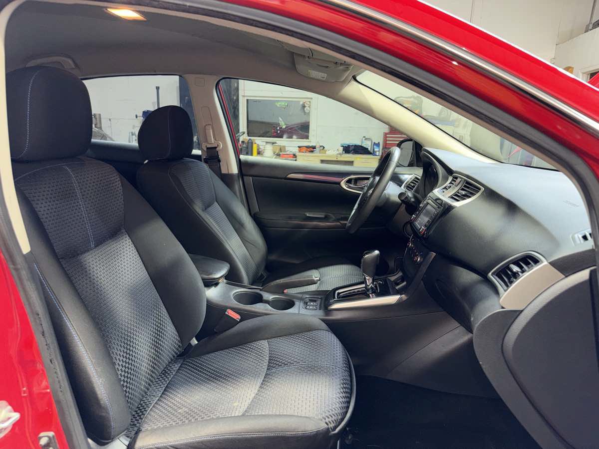 Used 2016 Nissan Sentra SR w/ Driver's Assist Package FWD image 27
