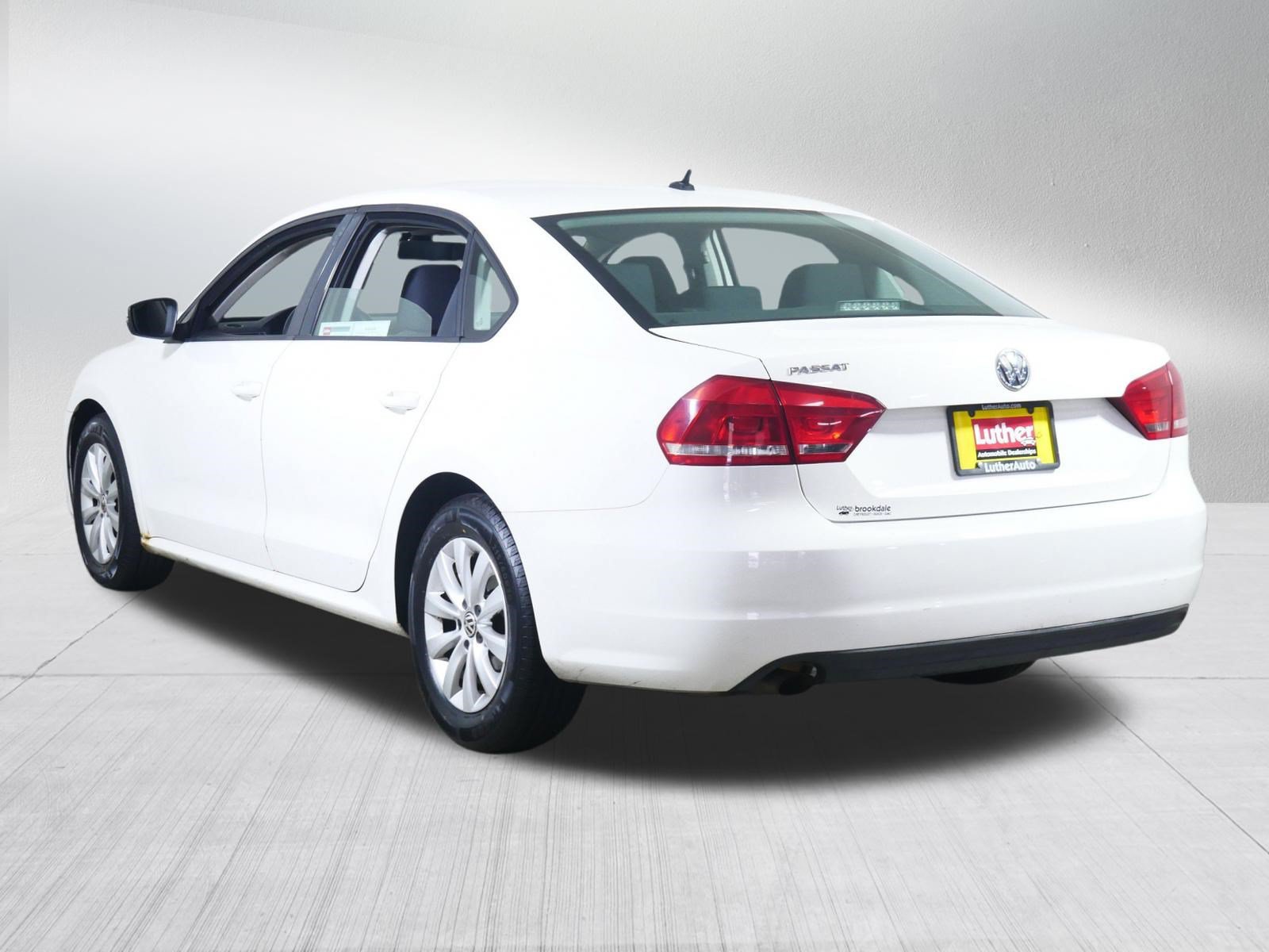 Used 2013 Volkswagen Passat 2.5 S FWD image 5