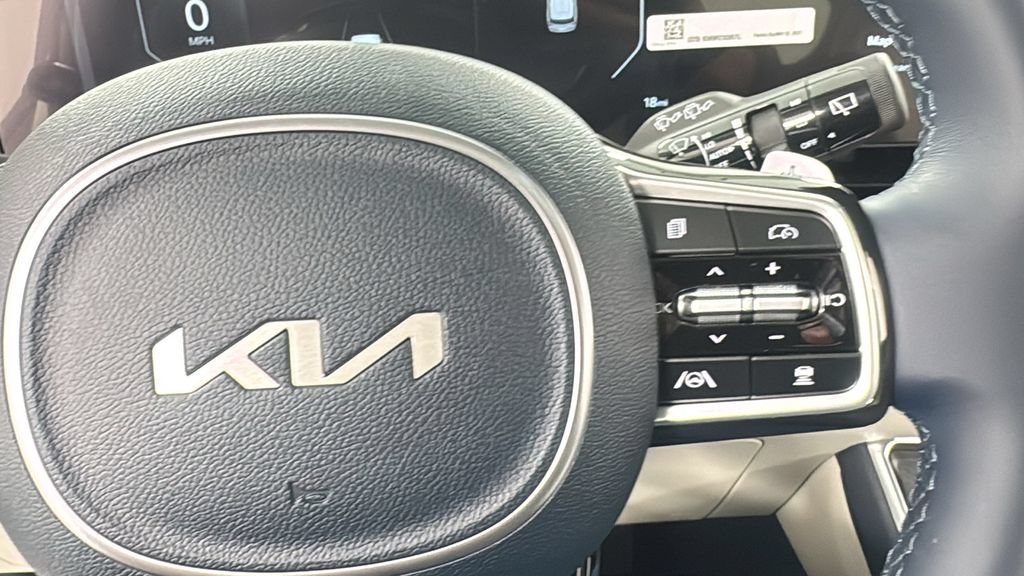 New 2026 Kia Carnival SX w/ SX Dark Edition Package FWD image 25