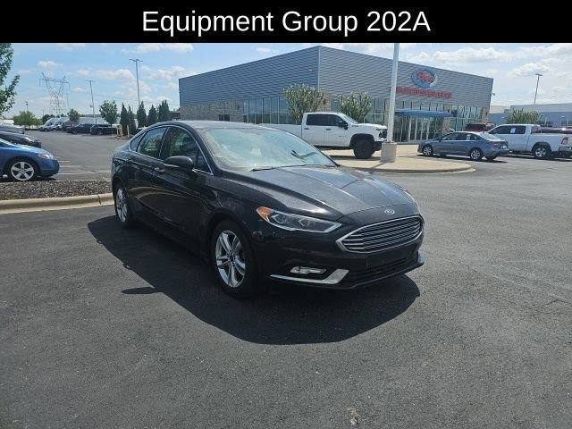 Used 2018 Ford Fusion SE w/ Fusion SE Technology Package FWD image 5