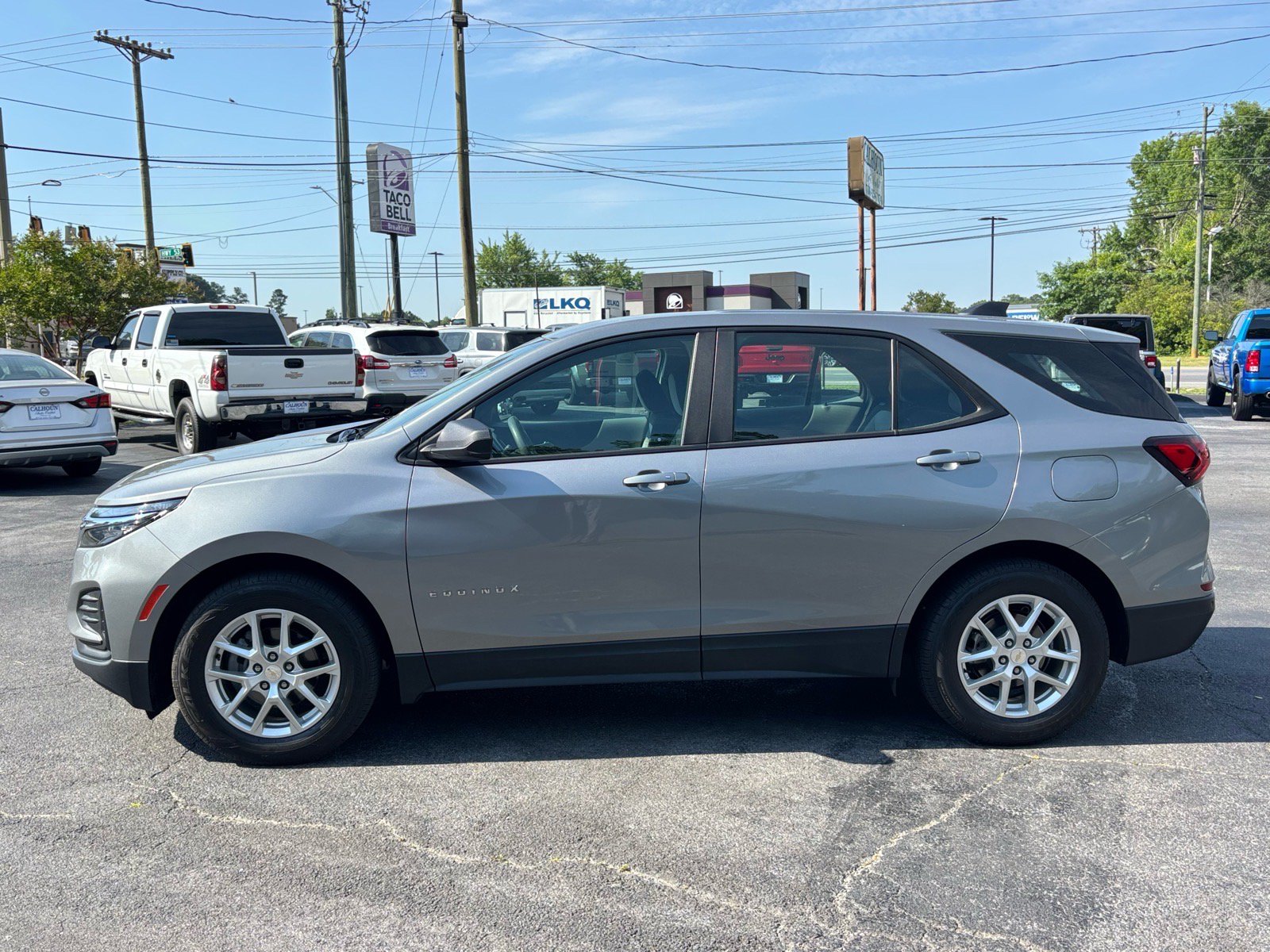 Used 2023 Chevrolet Equinox LS FWD image 4