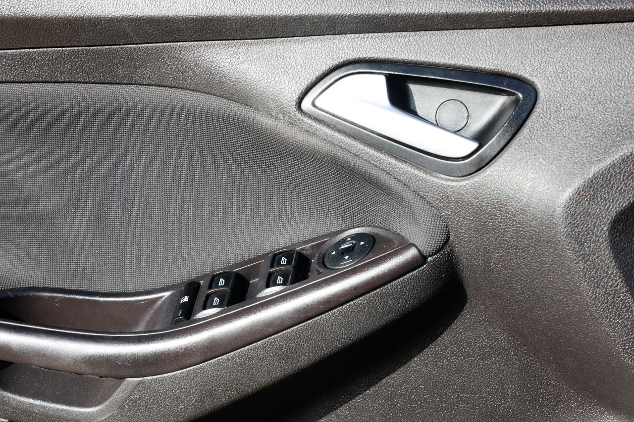 Used 2014 Ford Focus SE w/ SE Sport Package image 37