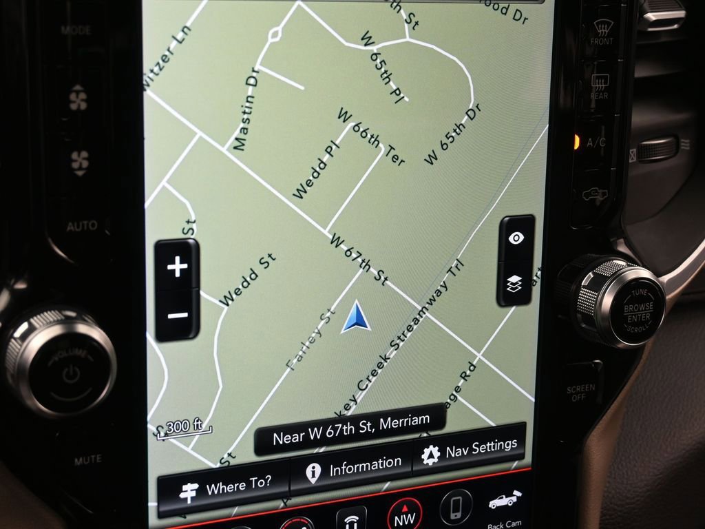 Used 2021 RAM 1500 Laramie image 9