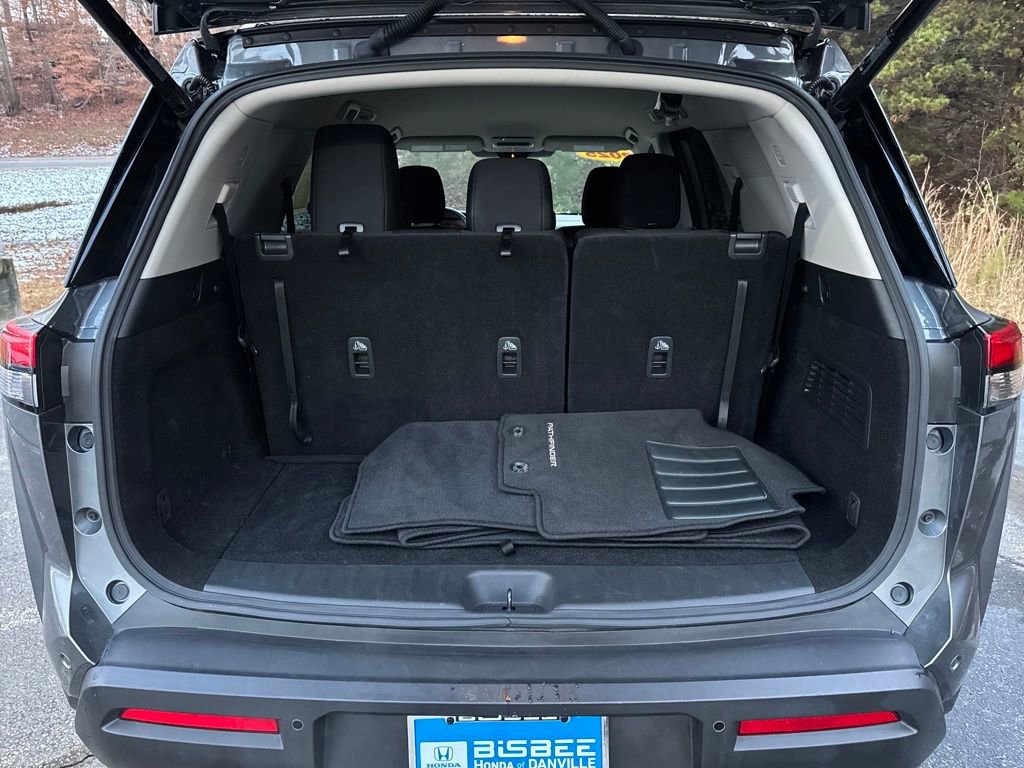 Used 2025 Nissan Pathfinder SV image 30