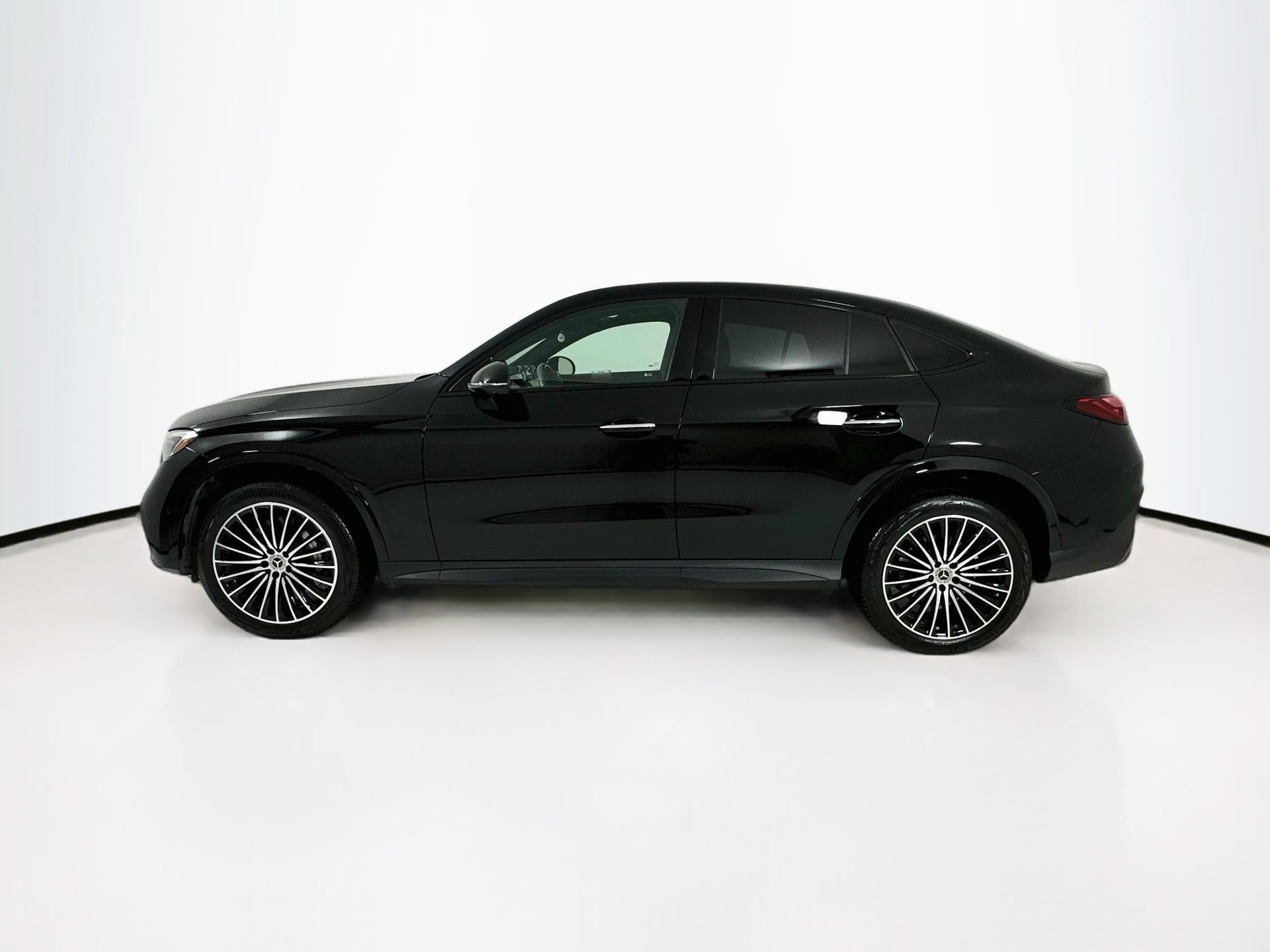 Certified 2025 Mercedes-Benz GLC 300 4MATIC image 5