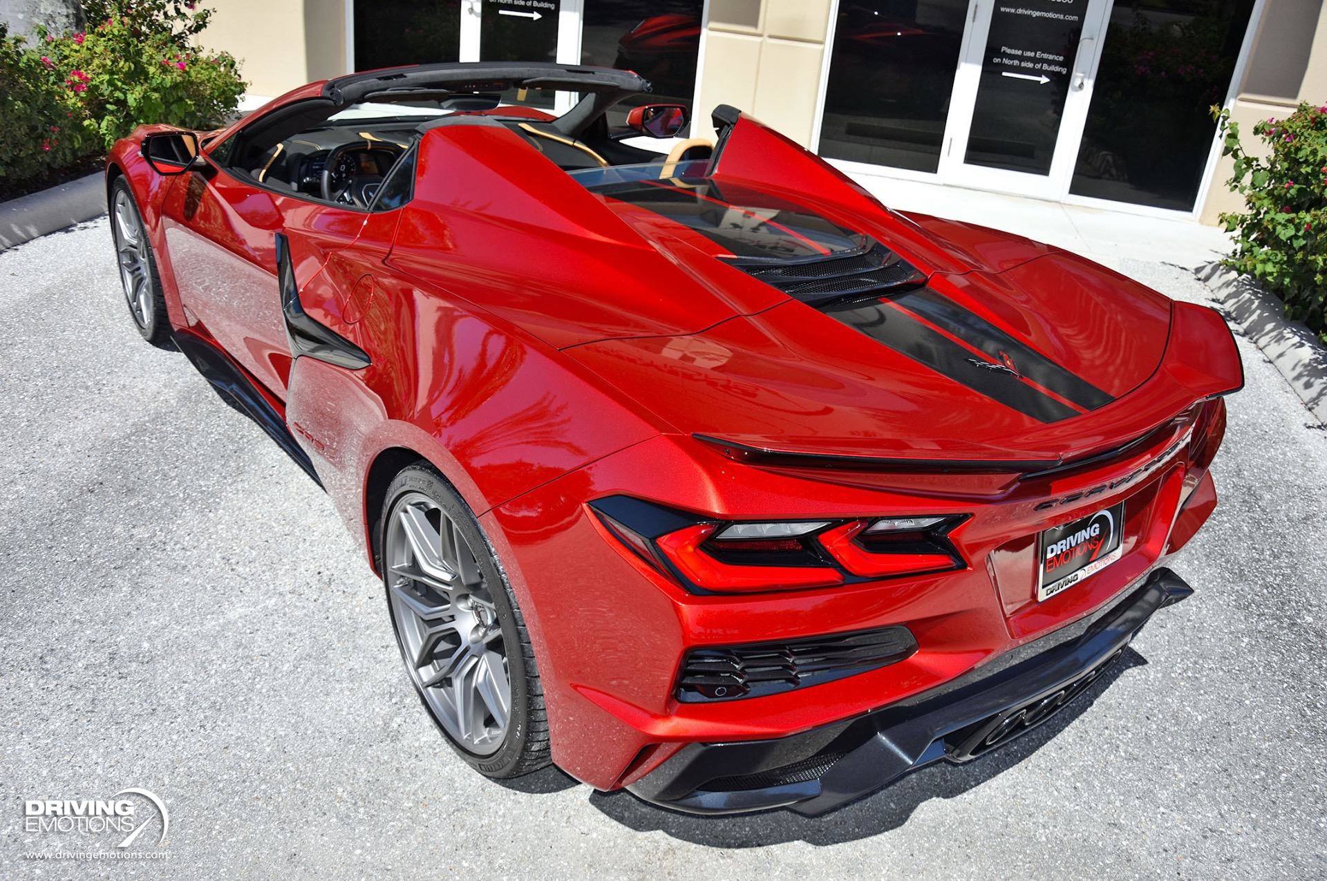 Used 2025 Chevrolet Corvette Z06 w/ Stealth Interior Trim Package RWD image 33