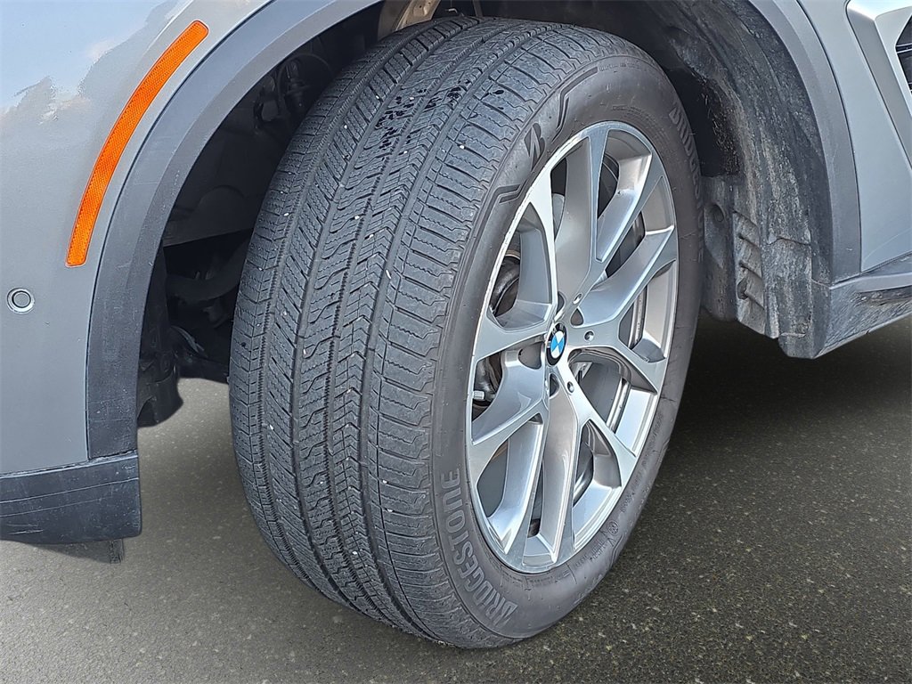 Used 2025 BMW X5 xDrive40i w/ Climate Comfort Package image 37