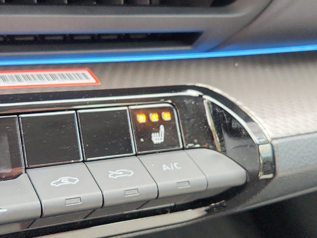 Used 2024 Toyota Prius XLE AWD/4WD image 23