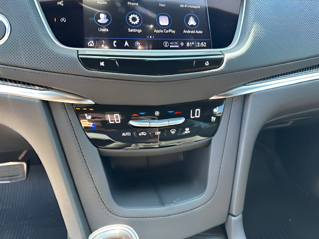New 2026 Cadillac XT5 Sportv w/ LPO, Onyx Lite Package AWD/4WD image 39