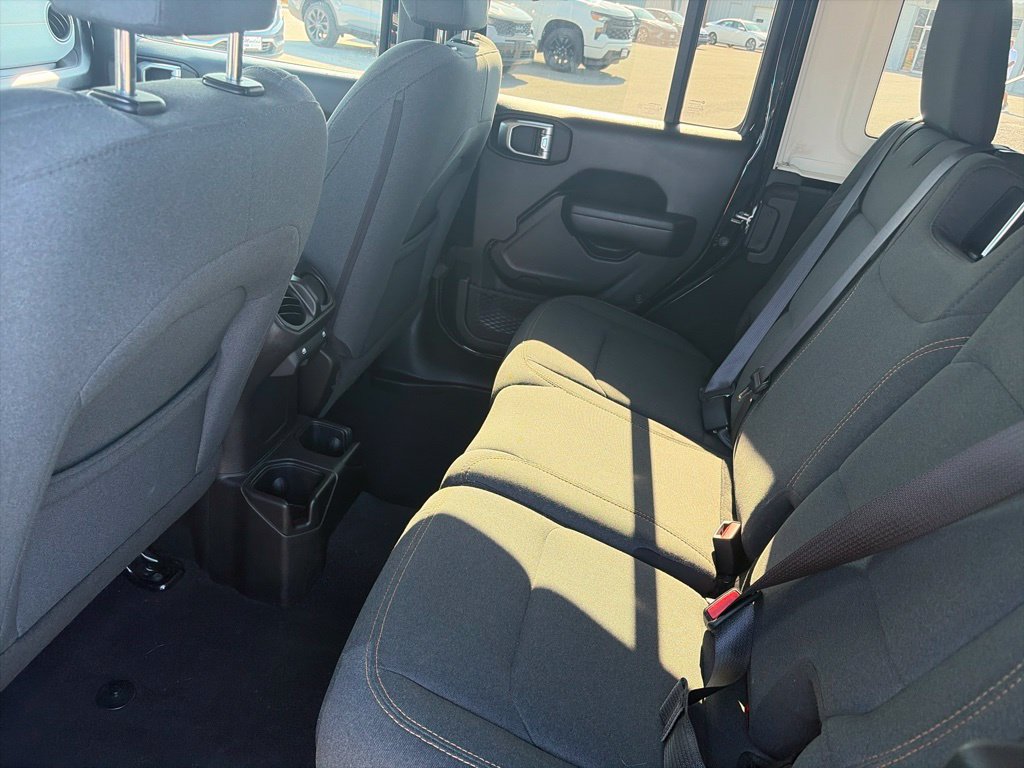 Used 2024 Jeep Wrangler Unlimited Sport AWD/4WD image 12