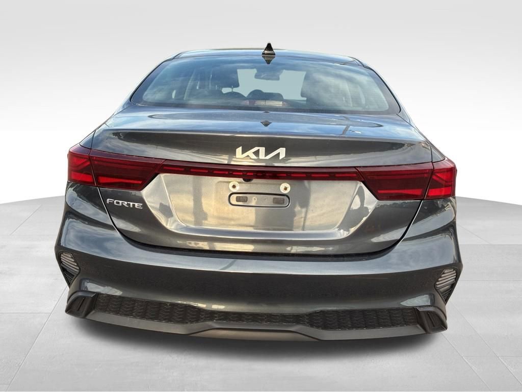 Used 2023 Kia Forte LXS FWD image 4