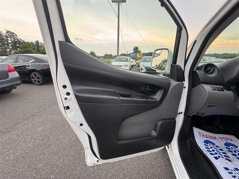 Used 2021 Nissan NV200 SV w/ Sliding Door Glass Package image 29
