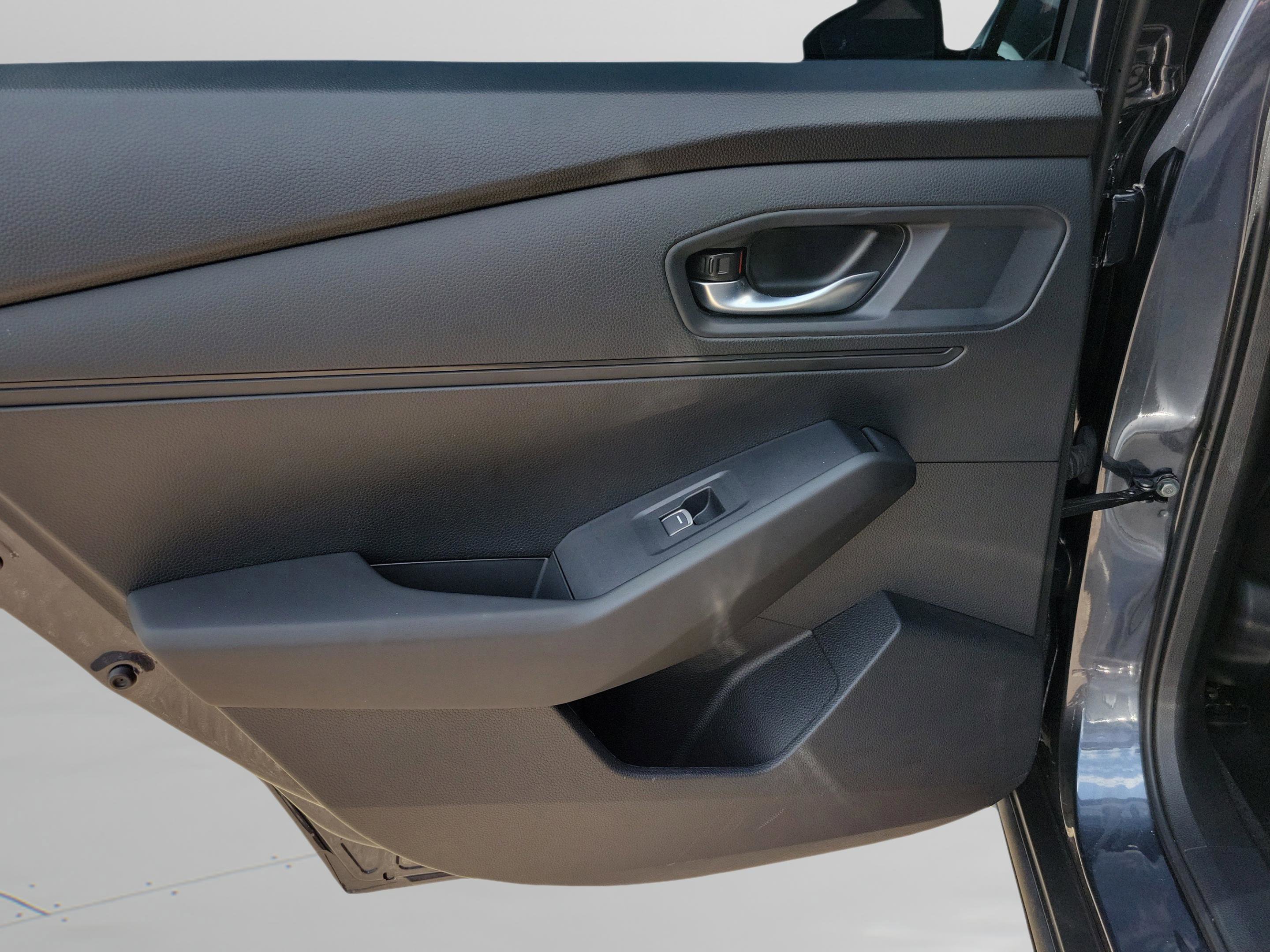 Used 2025 Honda Accord SE image 6