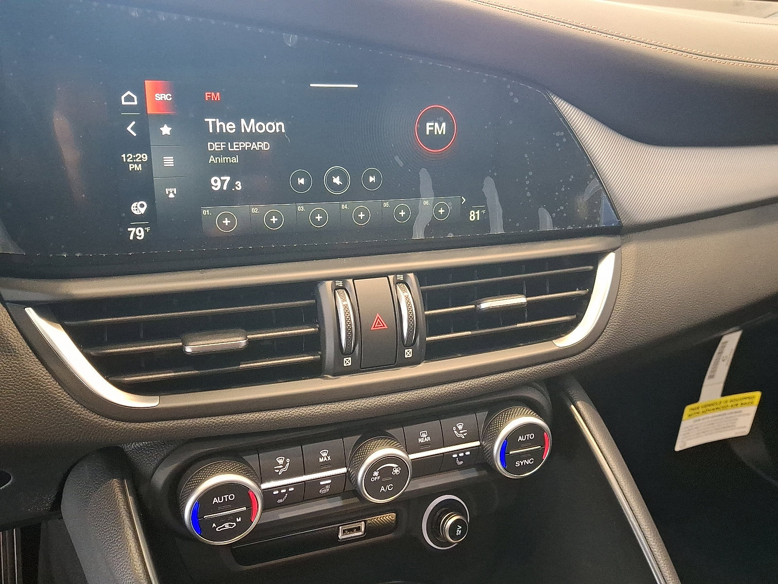 New 2025 Alfa Romeo Giulia AWD w/ Driving Assist Package image 8