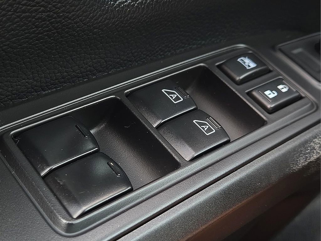 Used 2021 Nissan Titan PRO-4X w/ Pro-4x Convenience Package AWD/4WD image 18