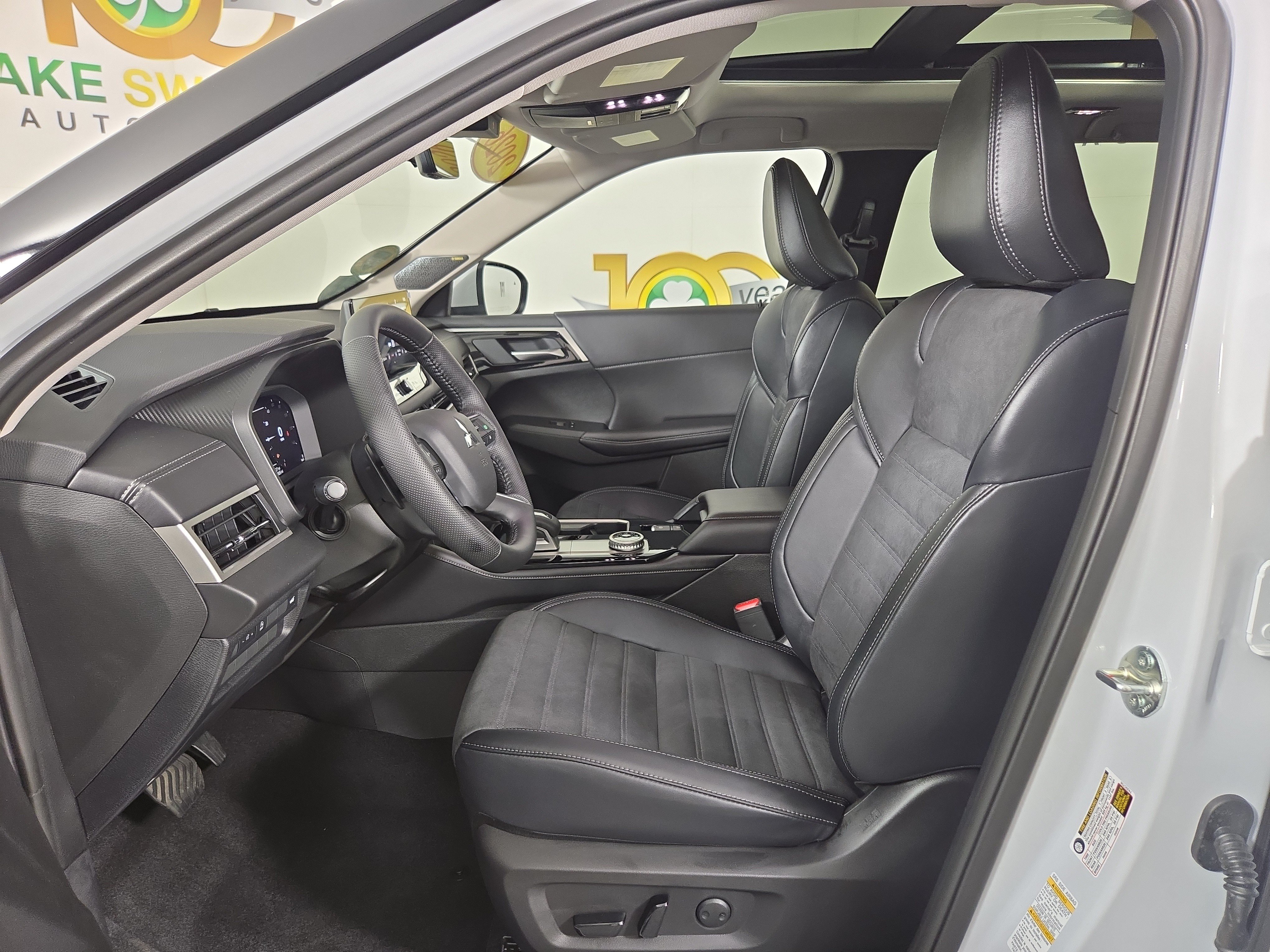 New 2026 Mitsubishi Outlander SE AWD/4WD image 10
