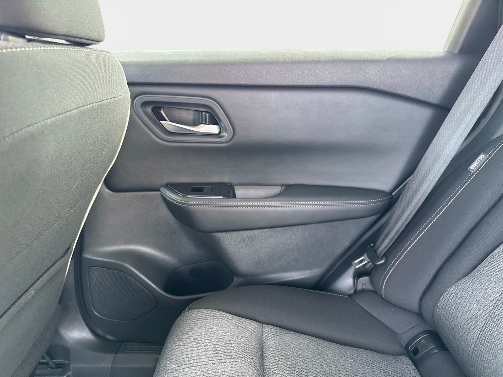 Used 2026 Nissan Rogue SV FWD image 17
