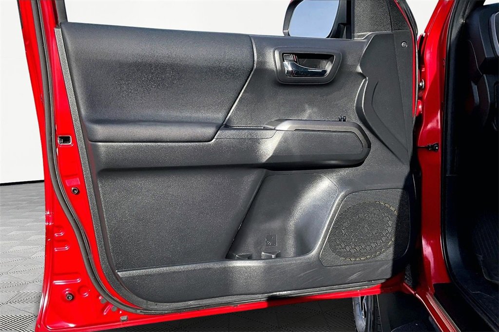 Used 2022 Toyota Tacoma TRD Sport image 24