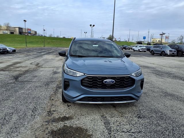 Used 2023 Ford Escape ST-Line image 3