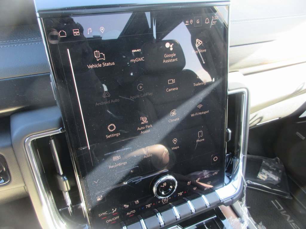 New 2026 GMC Yukon Denali w/ Denali Reserve Package image 19