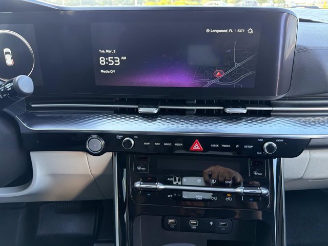 Used 2024 Kia Carnival SX Prestige image 31