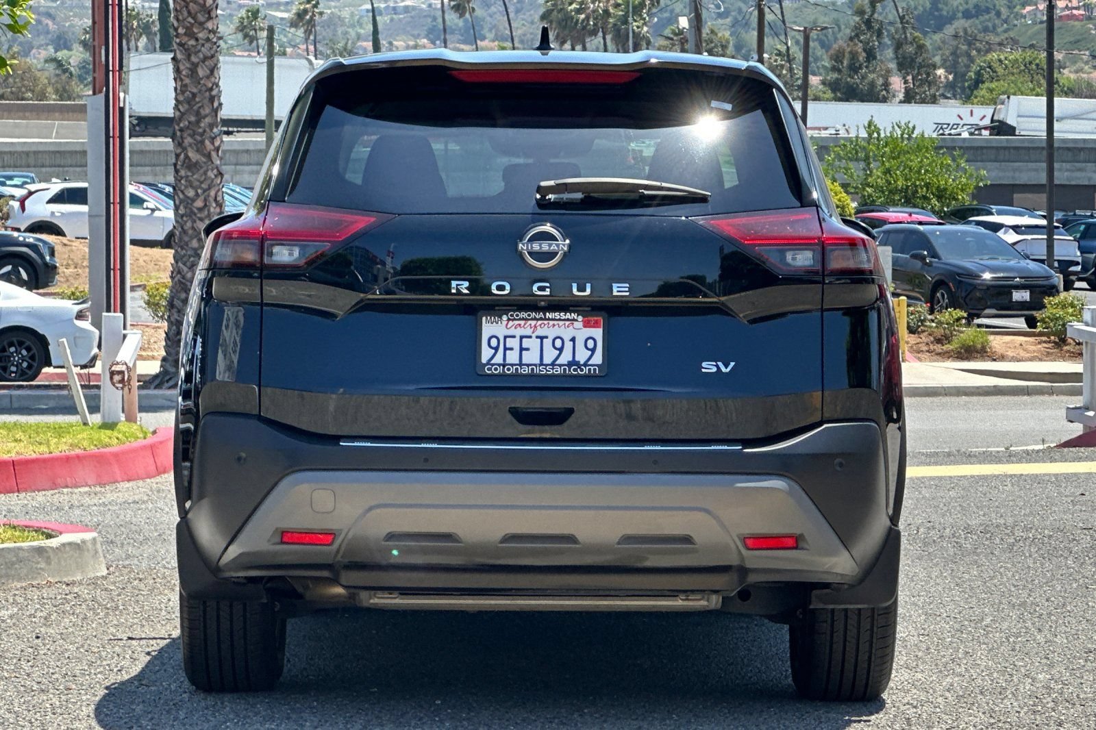 Used 2023 Nissan Rogue SV FWD image 5