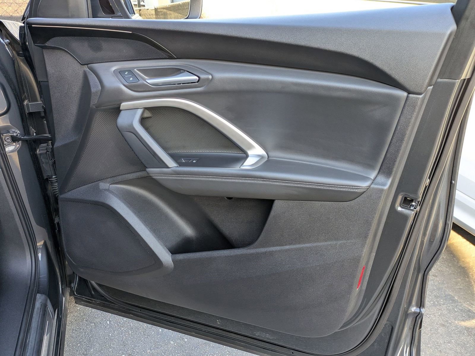 Used 2025 Audi Q5 Premium w/ Convenience Package image 20