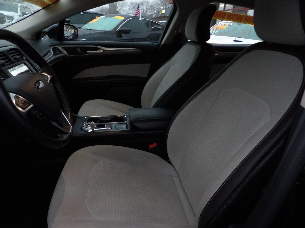 Used 2019 Ford Fusion SE w/ Equipment Group 151A image 10