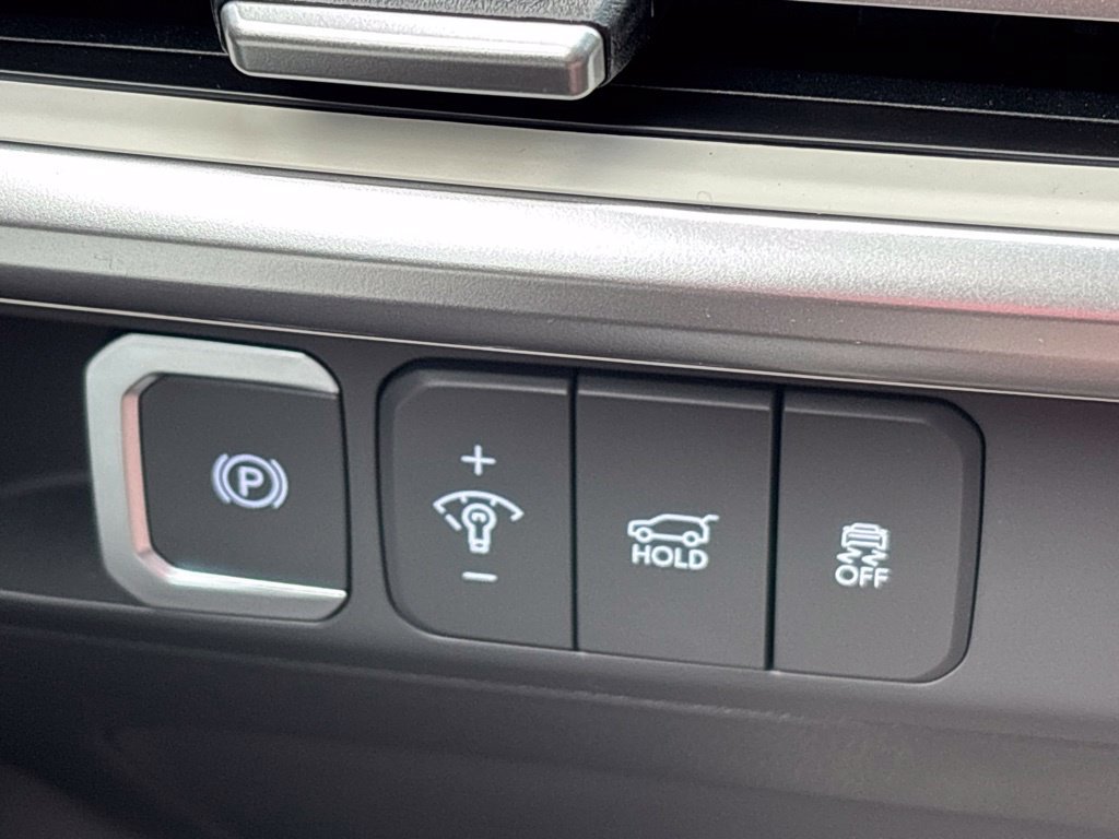Certified 2026 Hyundai Santa Fe SE AWD/4WD image 18