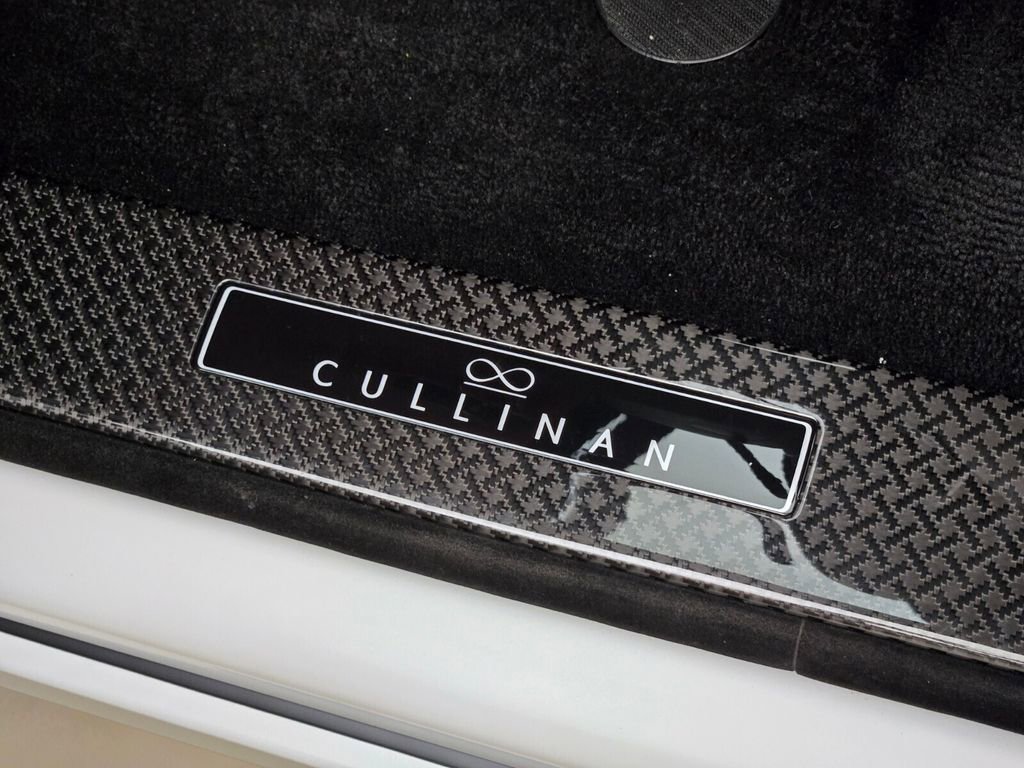 Certified 2026 Rolls-Royce Cullinan Black Badge AWD/4WD image 32