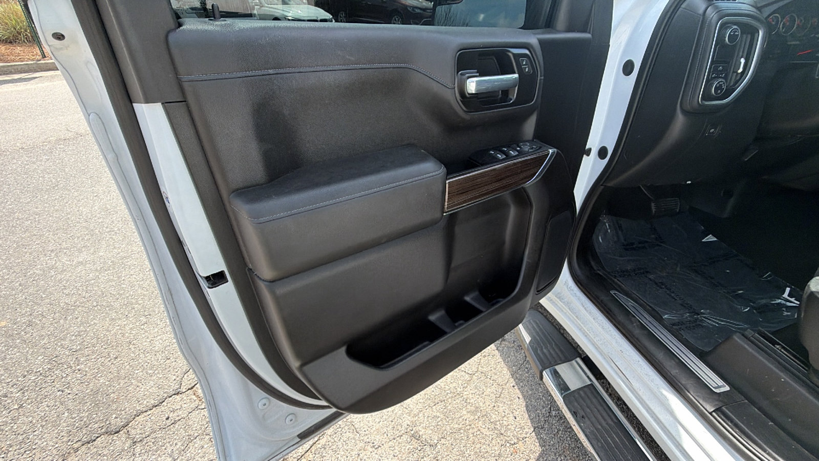 Used 2021 Chevrolet Silverado 1500 LT image 14