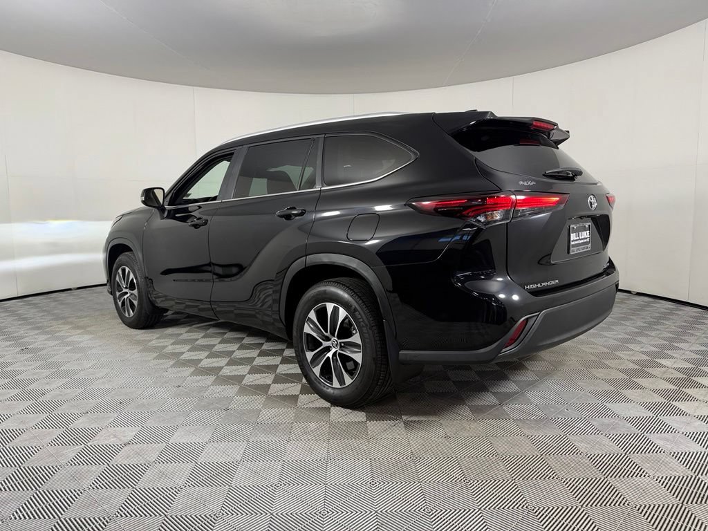 Used 2026 Toyota Highlander XLE AWD/4WD image 8