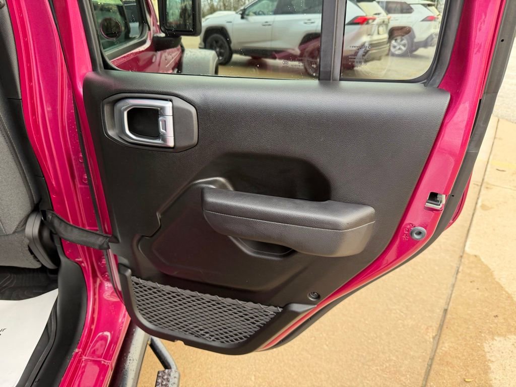 Used 2024 Jeep Wrangler Willys image 37