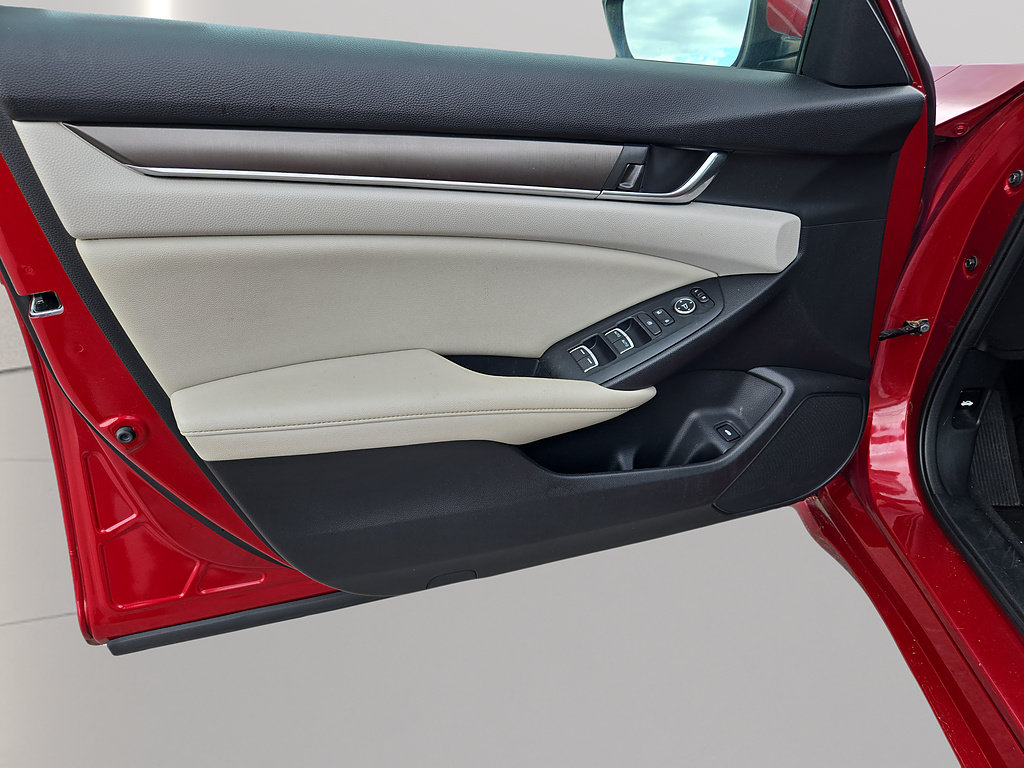 Used 2019 Honda Accord LX image 17