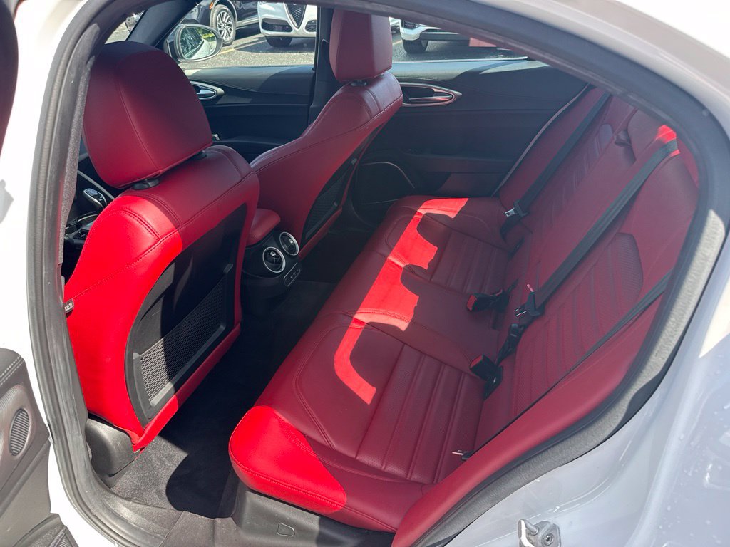 Used 2022 Alfa Romeo Giulia Veloce AWD/4WD image 50