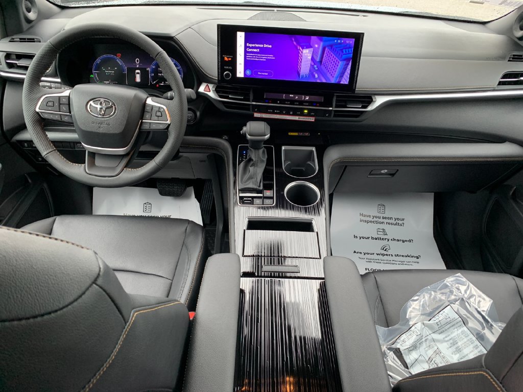 New 2026 Toyota Sienna XLE Woodland Edition AWD/4WD image 15
