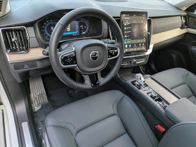 Certified 2025 Volvo XC90 B6 Plus w/ Protection Package Premier image 11