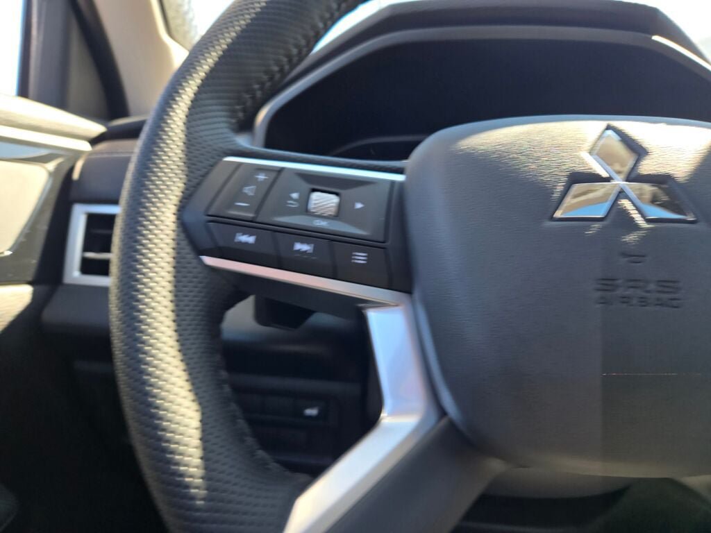 New 2026 Mitsubishi Outlander SE AWD/4WD image 26