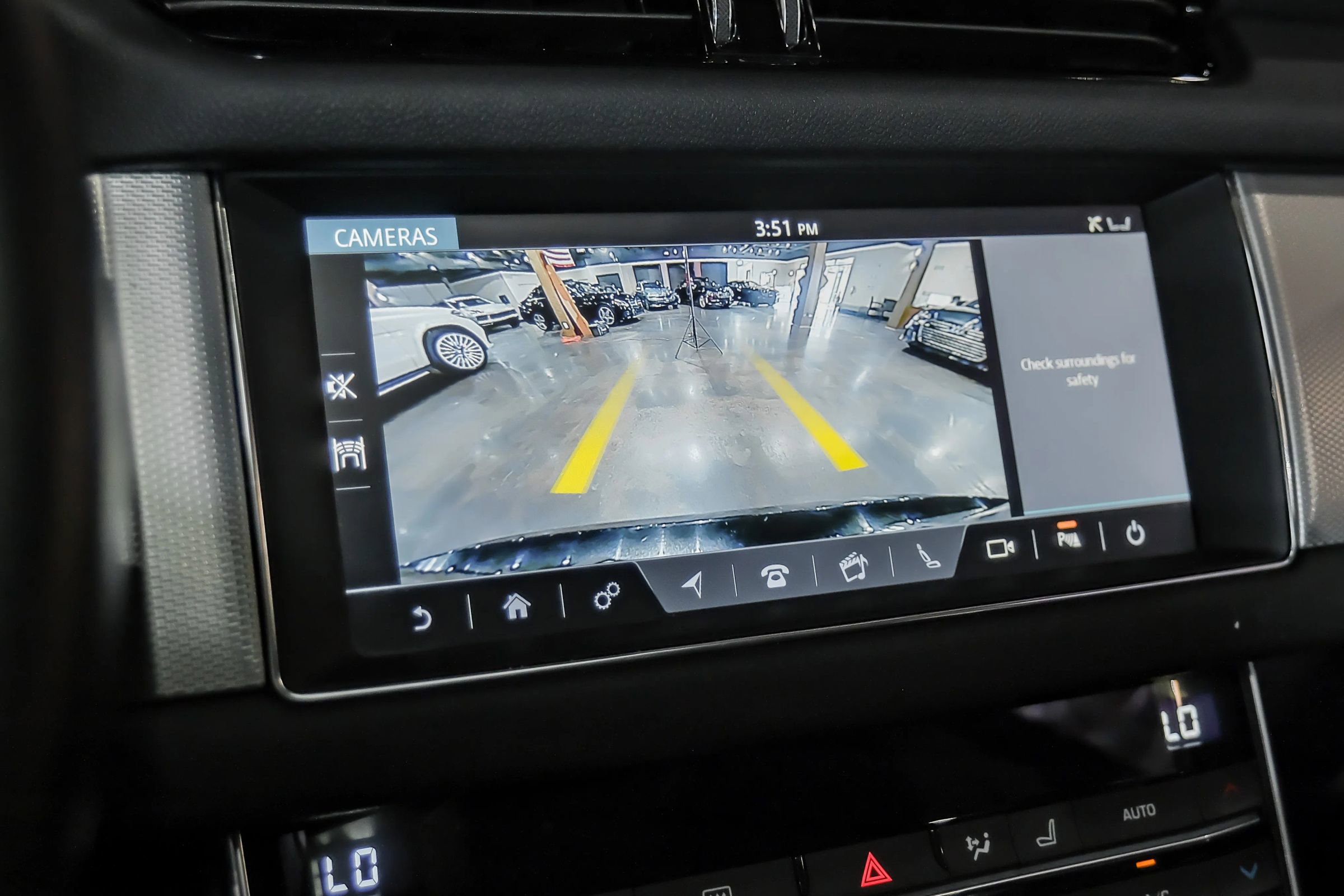 Used 2020 Jaguar XF Prestige RWD image 21