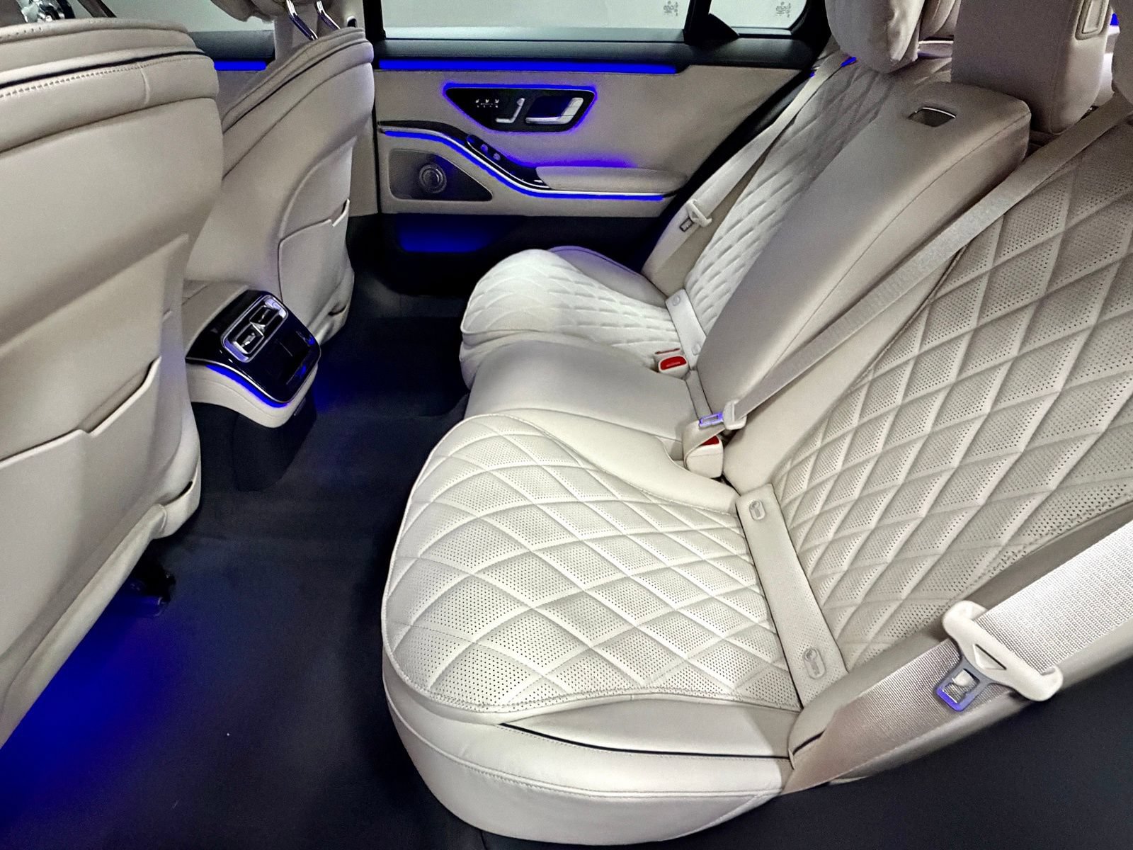 New 2026 Mercedes-Benz S 580e 4MATIC Sedan image 28